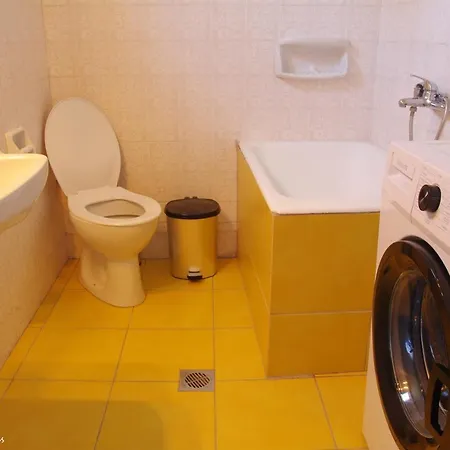בית נופש Garden House אמרינתוס