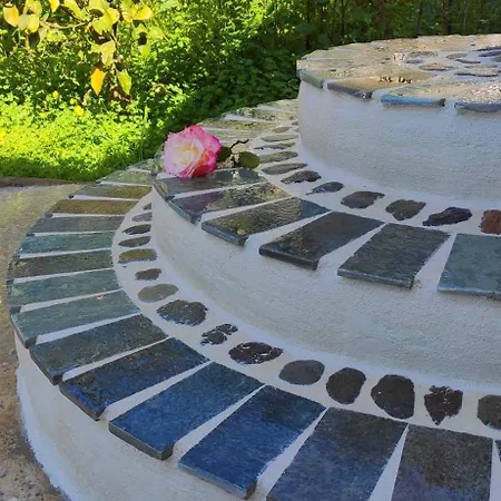 Feriehus Garden House Amarynthos