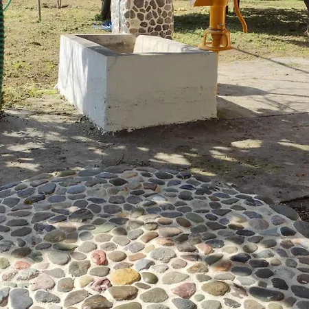 Feriehus Garden House Amarynthos